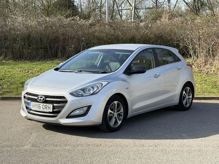 Hyundai I30 1.4 Blue Drive SE Euro 6 (s/s) 5dr Hyundai I30 1.4 Blue Drive SE Euro 6 (s/s) 5dr
