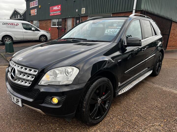 Mercedes-Benz M Class 3.0 ML300 CDI V6 BlueEfficiency Sport G-Tronic 4WD Euro 5 5dr
