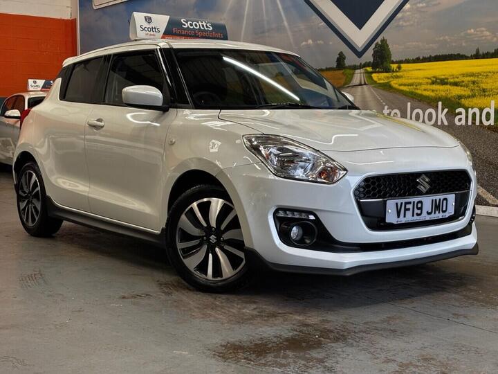 Suzuki SWIFT 1.2 Dualjet Attitude Euro 6 (s/s) 5dr Suzuki SWIFT 1.2 Dualjet Attitude Euro 6 (s/s) 5dr