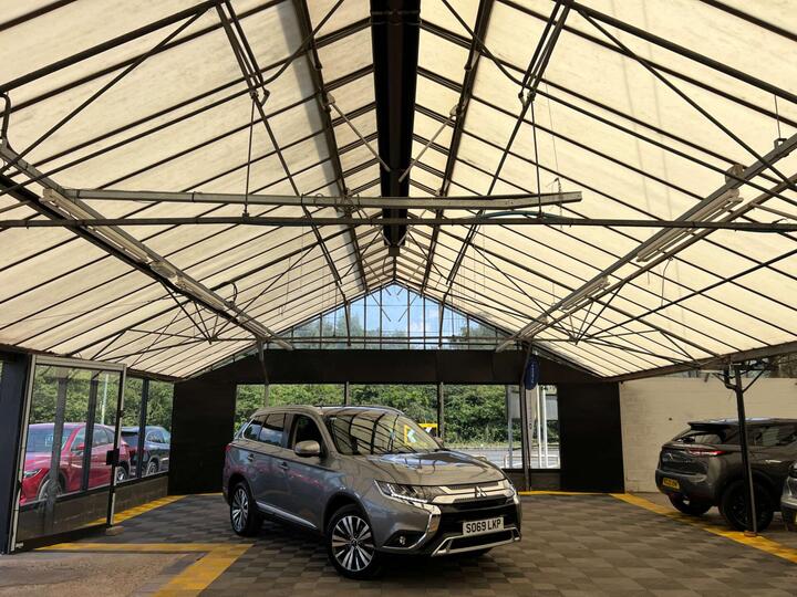Mitsubishi OUTLANDER 2.0 MIVEC Exceed CVT 4WD Euro 6 (s/s) 5dr