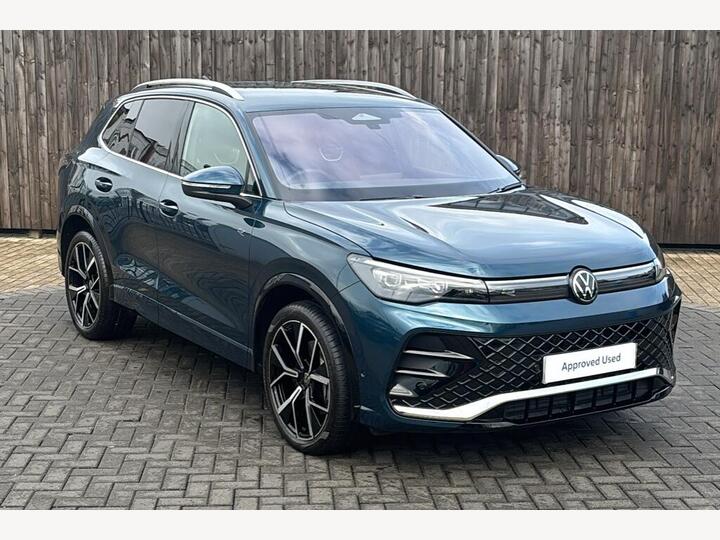 Volkswagen TIGUAN 2.0 TDI R-Line DSG Euro 6 (s/s) 5dr Volkswagen TIGUAN 2.0 TDI R-Line DSG Euro 6 (s/s) 5dr