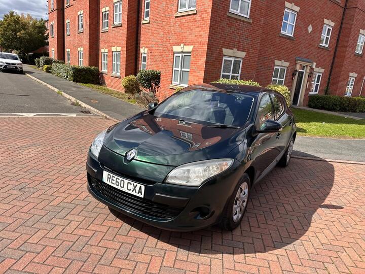 Renault Megane 1.6 16V Expression Euro 5 5dr