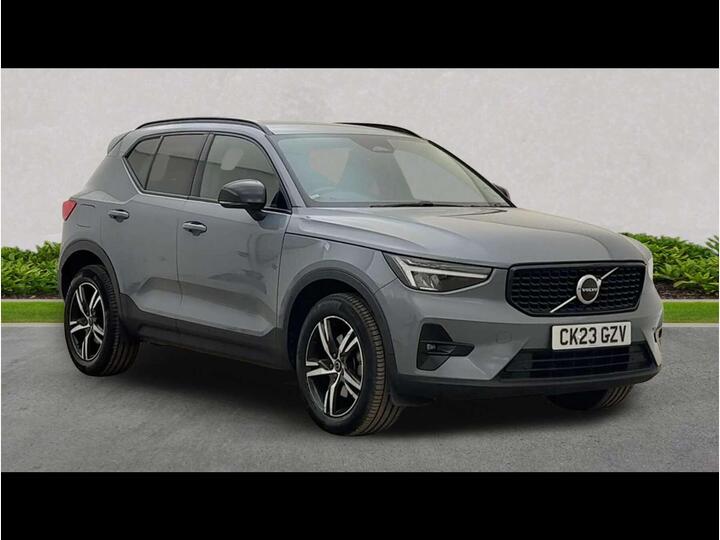 Volvo XC40 2.0 B3 MHEV Plus Dark DCT Auto Euro 6 (s/s) 5dr