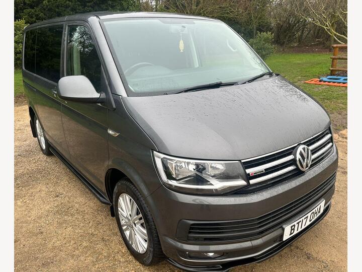Volkswagen Caravelle 2.0 BiTDI BlueMotion Tech Executive DSG Euro 6 (s/s) 5dr Volkswagen Caravelle 2.0 BiTDI BlueMotion Tech Executive DSG Euro 6 (s/s) 5dr