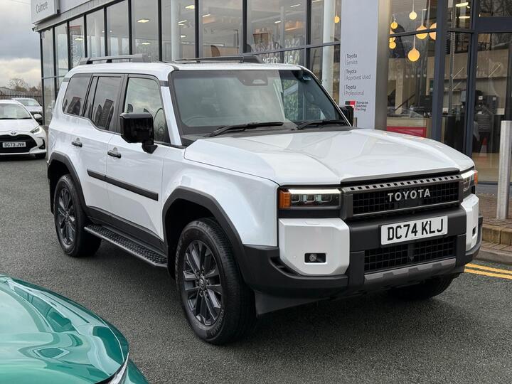 Toyota Land Cruiser 2.8D Invincible Auto 4WD Euro 6 (s/s) 5dr (LWB)