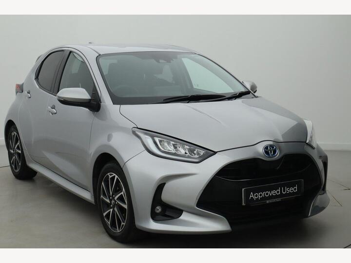 Toyota Yaris 1.5 VVT-h Design E-CVT Euro 6 (s/s) 5dr