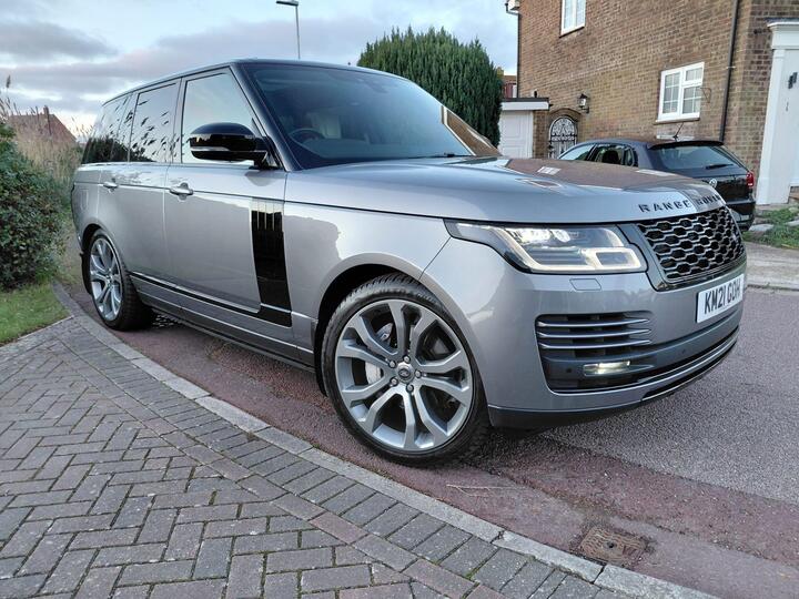 Land Rover Range Rover 3.0 D300 MHEV Westminster Black Auto 4WD Euro 6 (s/s) 5dr Land Rover Range Rover 3.0 D300 MHEV Westminster Black Auto 4WD Euro 6 (s/s) 5dr