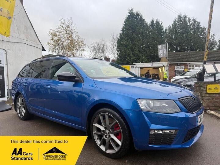 Skoda Octavia 2.0 TFSI VRS DSG Euro 6 (s/s) 5dr Skoda Octavia 2.0 TFSI VRS DSG Euro 6 (s/s) 5dr