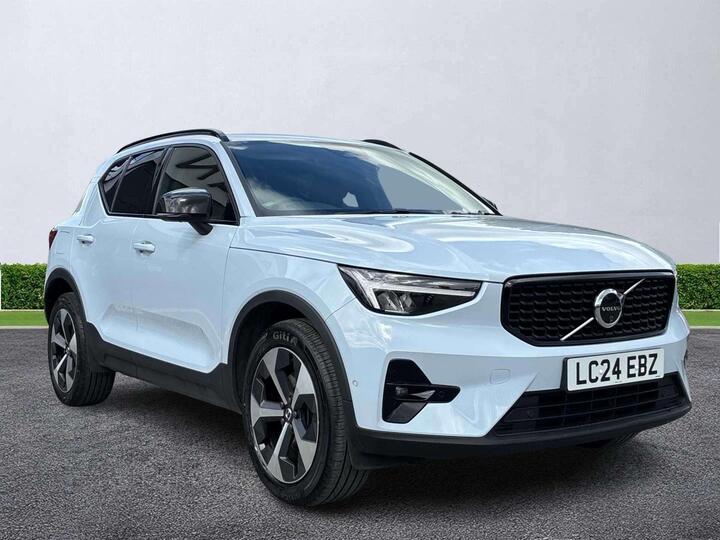 Volvo XC40 2.0 B4 MHEV Plus Dark DCT Auto Euro 6 (s/s) 5dr