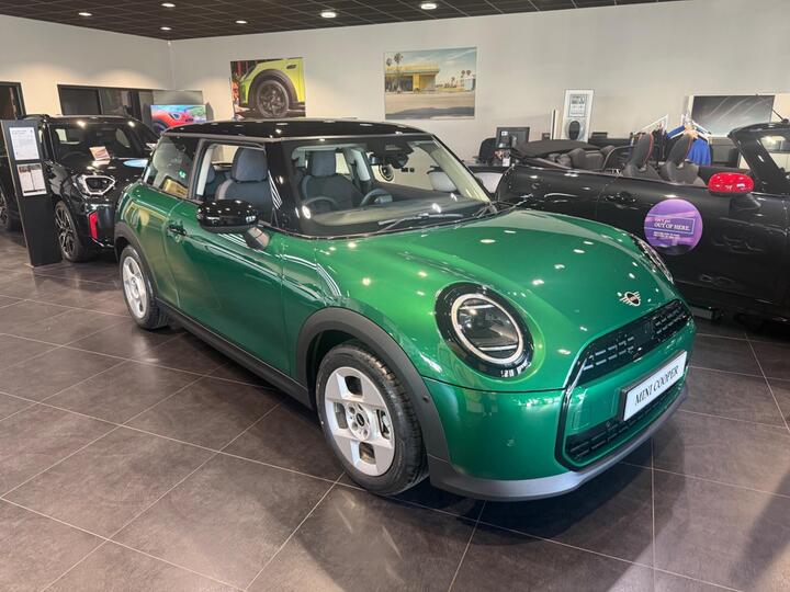 MINI Cooper 1.5C Classic Steptronic Euro 6 (s/s) 3dr