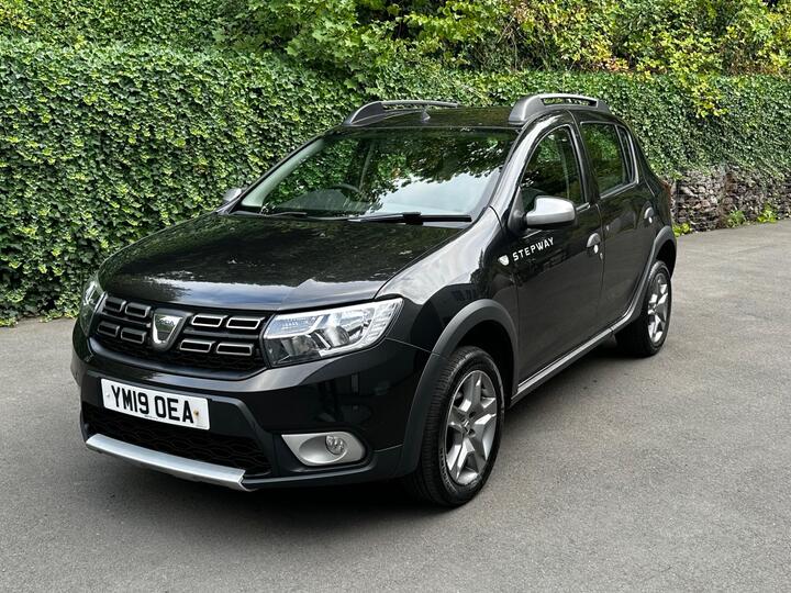 Dacia Sandero Stepway 0.9 TCe Essential Euro 6 (s/s) 5dr Dacia Sandero Stepway 0.9 TCe Essential Euro 6 (s/s) 5dr