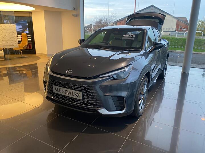 Lexus LBX 1.5 VVT-iE Premium Plus E-CVT Euro 6 (s/s) 5dr