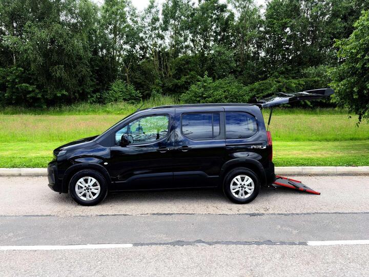 Peugeot Rifter Horizon *1,000 MILES* Wheelchair Access