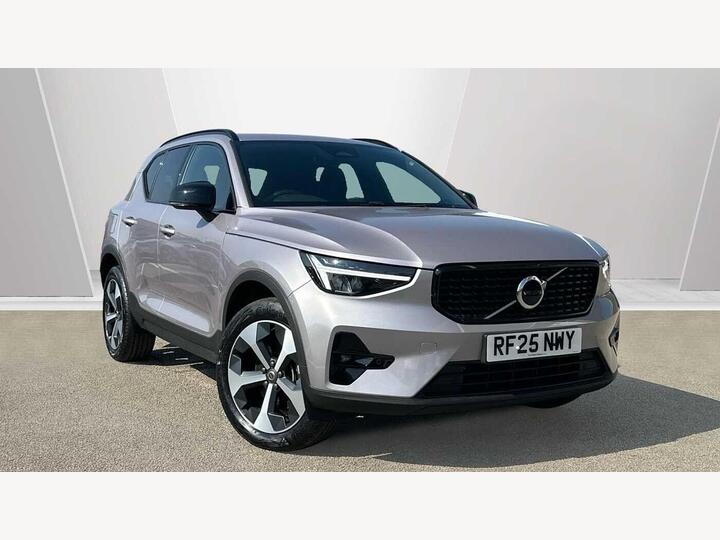 Volvo XC40 2.0 B4 MHEV Plus Dark DCT Auto Euro 6 (s/s) 5dr