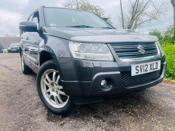 Suzuki Grand Vitara 1.9 DDiS SZ-T 4WD Euro 5 5dr Suzuki Grand Vitara 1.9 DDiS SZ-T 4WD Euro 5 5dr