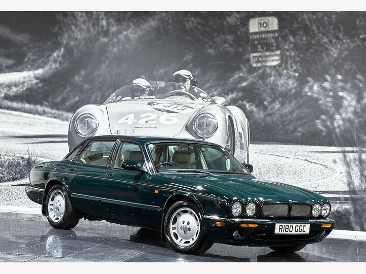 Jaguar XJ 4.0 Sport 4dr