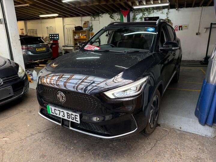 MG MG ZS 72.6kWh Trophy Connect Long Range Auto 5dr