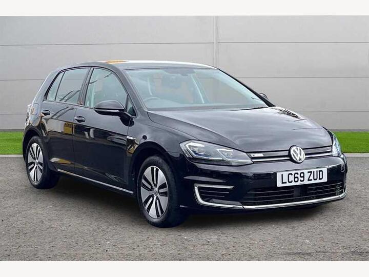 Volkswagen Golf 35.8kWh E-Golf Auto 5dr Volkswagen Golf 35.8kWh E-Golf Auto 5dr