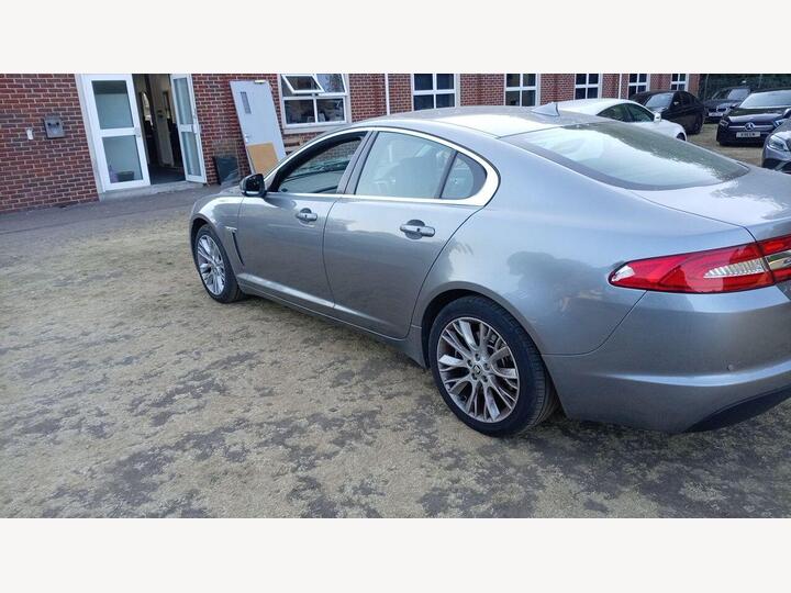 Jaguar XF 2.2d Premium Luxury Auto Euro 5 (s/s) 4dr