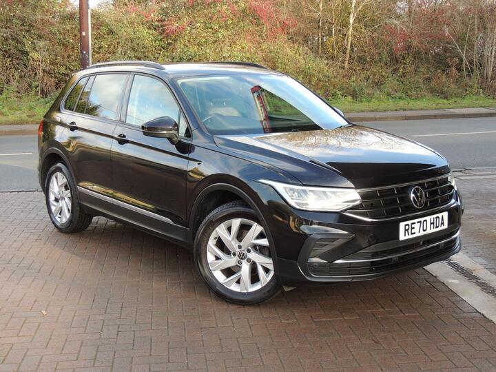 Volkswagen Tiguan 1.5 TSI Life DSG Euro 6 (s/s) 5dr Volkswagen Tiguan 1.5 TSI Life DSG Euro 6 (s/s) 5dr