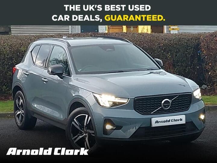 Volvo XC40 2.0 B3 MHEV Plus Dark DCT Auto Euro 6 (s/s) 5dr