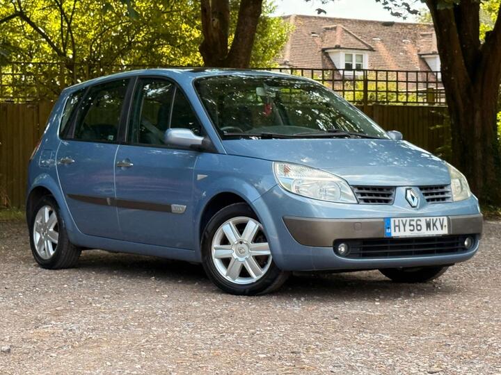 Renault SCENIC 1.6 VVT Dynamique 5dr