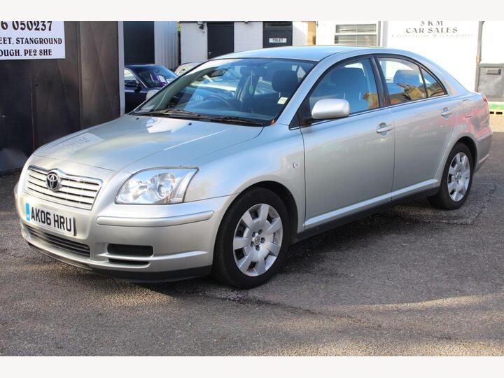 Toyota AVENSIS 1.8 VVT-i Colour Collection 5dr Toyota AVENSIS 1.8 VVT-i Colour Collection 5dr