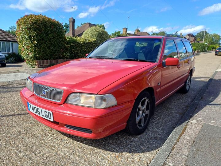 Volvo V70 2.5 TDi XLT 5dr