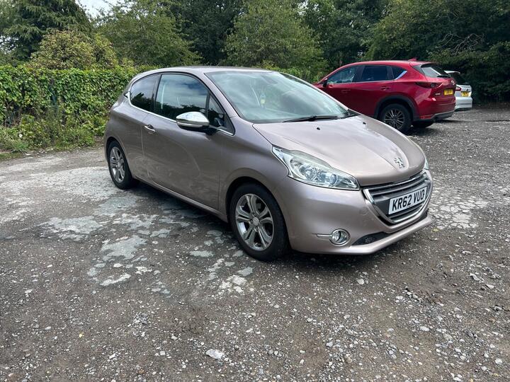 Peugeot 208 1.2 VTi Allure Euro 5 3dr