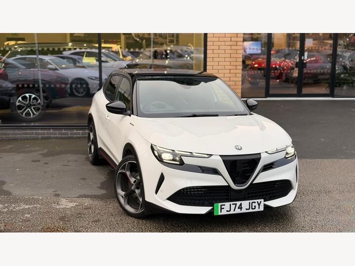 Alfa Romeo Junior 54kWh Elettrica Veloce Auto 5dr