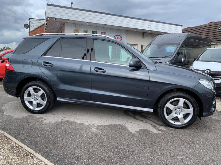 Mercedes-Benz M Class 3.0 ML350 V6 BlueTEC AMG Sport G-Tronic 4WD Euro 6 (s/s) 5dr Mercedes-Benz M Class 3.0 ML350 V6 BlueTEC AMG Sport G-Tronic 4WD Euro 6 (s/s) 5dr