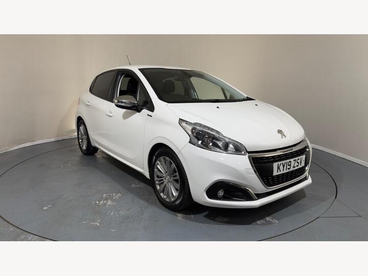 Peugeot 208 1.2 PureTech Signature Euro 6 (s/s) 5dr Peugeot 208 1.2 PureTech Signature Euro 6 (s/s) 5dr