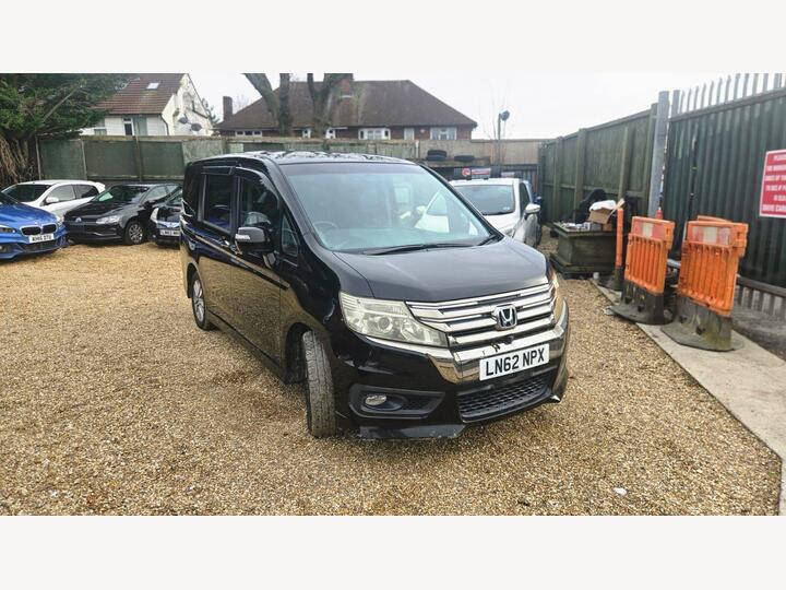 Honda Stepwagon SPADA FACELIFT 8 SEATER 2.0 5dr Honda Stepwagon SPADA FACELIFT 8 SEATER 2.0 5dr