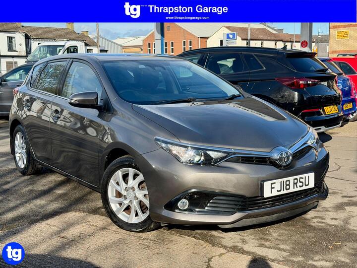 Toyota Auris 1.2 VVT-i Icon Tech Euro 6 (s/s) 5dr