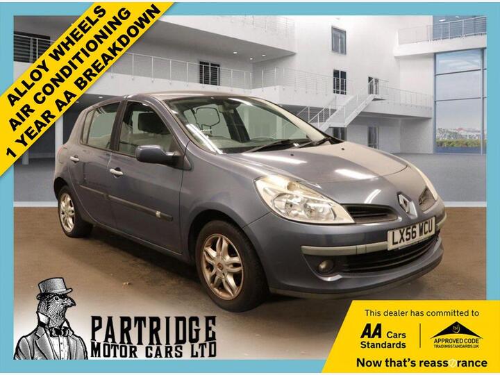 Renault CLIO 1.4 16v Privilege 5dr