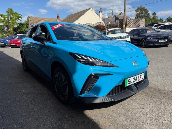 MG MG4 64kWh SE Long Range Auto 5dr