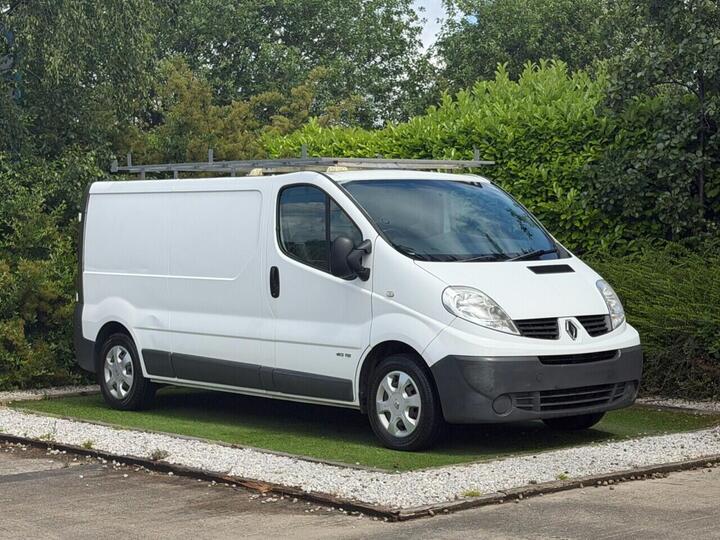 Renault TRAFIC 2.0 DCi LL29 Panel Van 3dr Diesel Manual L3 H1 (198 G/km, 115 Bhp) SAT NAV, LOW MILES, 2 KEYS