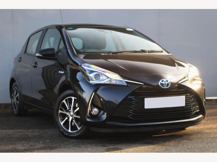 Toyota Yaris 1.5 VVT-h Icon Tech E-CVT Euro 6 (s/s) 5dr