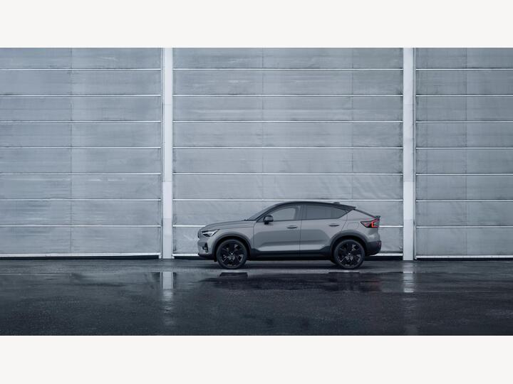 Volvo EC40 Twin Motor Performance 82kWh Plus Pro Black Edition Auto AWD 5dr