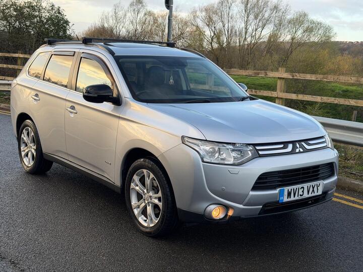 Mitsubishi Outlander 2.2 DI-D GX5 Auto 4WD Euro 5 (s/s) 5dr