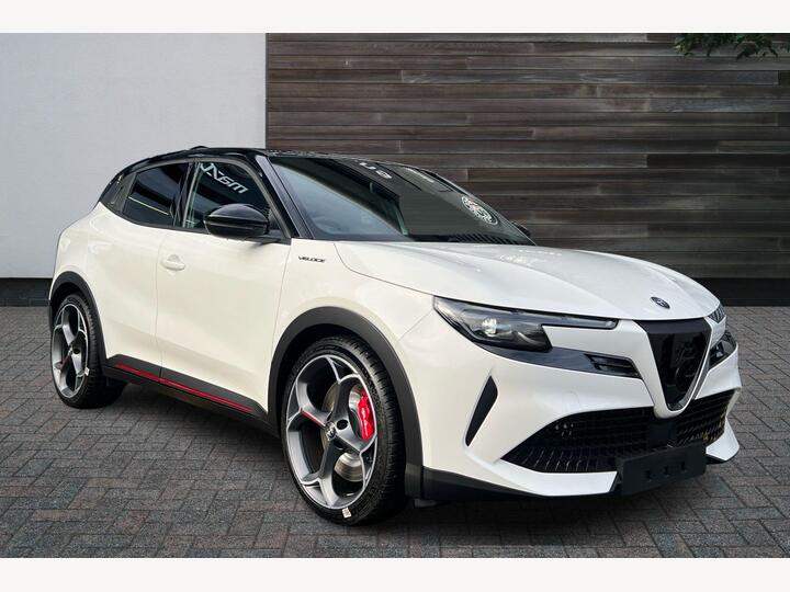 Alfa Romeo Junior Elettrica 54kWh Elettrica Veloce Auto 5dr
