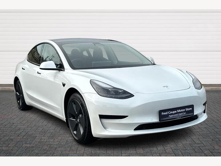 Tesla Model 3 Standard Range Plus Auto RWD 4dr