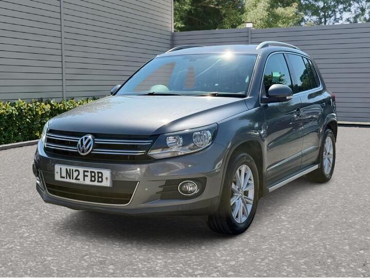 Volkswagen Tiguan 2.0 TDI BlueMotion Tech SE DSG 4WD Euro 5 (s/s) 5dr
