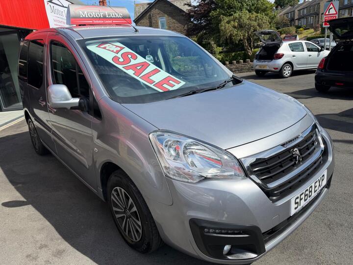 Peugeot Horizon RE BLUE HDI WHEELCHAIR ADAPTED 4 SEATS