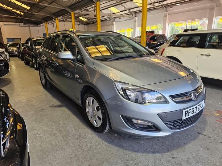 Vauxhall Astra 1.3 CDTi EcoFLEX Exclusiv Sports Tourer Euro 5 (s/s) 5dr