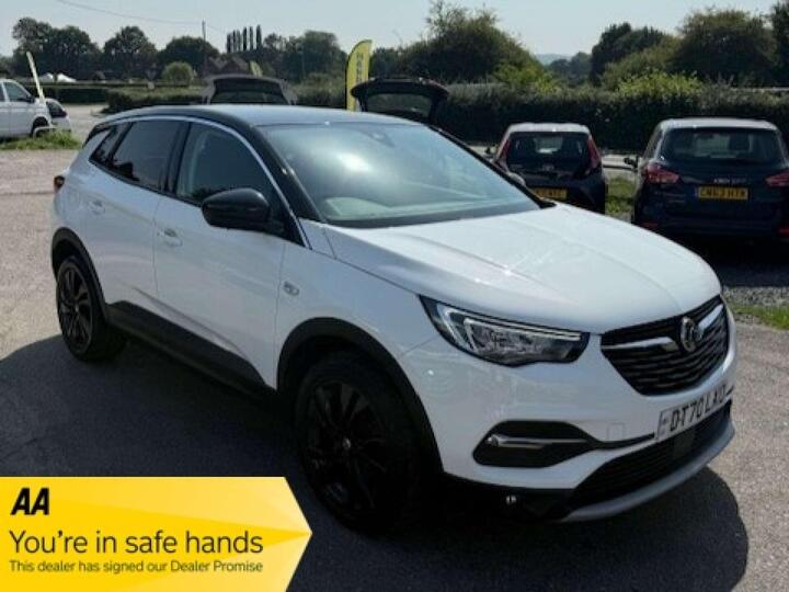 Vauxhall Grandland X 1.2 Turbo SRi Nav Auto Euro 6 (s/s) 5dr Vauxhall Grandland X 1.2 Turbo SRi Nav Auto Euro 6 (s/s) 5dr