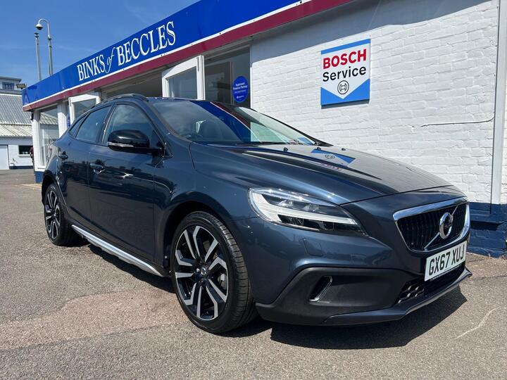 Volvo V40 Cross Country 2.0 D3 Pro Auto Euro 6 (s/s) 5dr