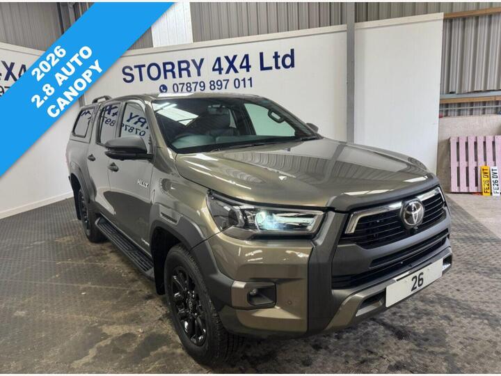 Toyota HI-LUX 2.8 D-4D-h Invincible X Auto 4WD Euro 6 4dr
