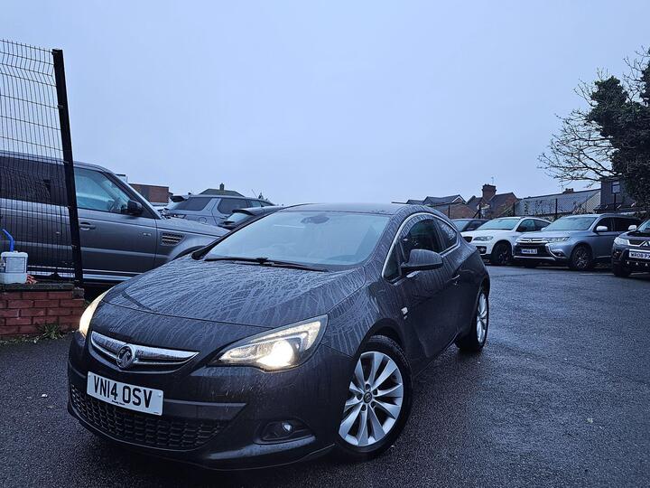 Vauxhall Astra GTC 1.7 CDTi EcoFLEX 109g SRi Euro 5 (s/s) 3dr Vauxhall Astra GTC 1.7 CDTi EcoFLEX 109g SRi Euro 5 (s/s) 3dr