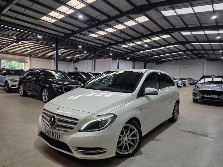 Mercedes-Benz B Class 1.6 B180 BlueEfficiency SE 7G-DCT Euro 5 (s/s) 5dr Mercedes-Benz B Class 1.6 B180 BlueEfficiency SE 7G-DCT Euro 5 (s/s) 5dr